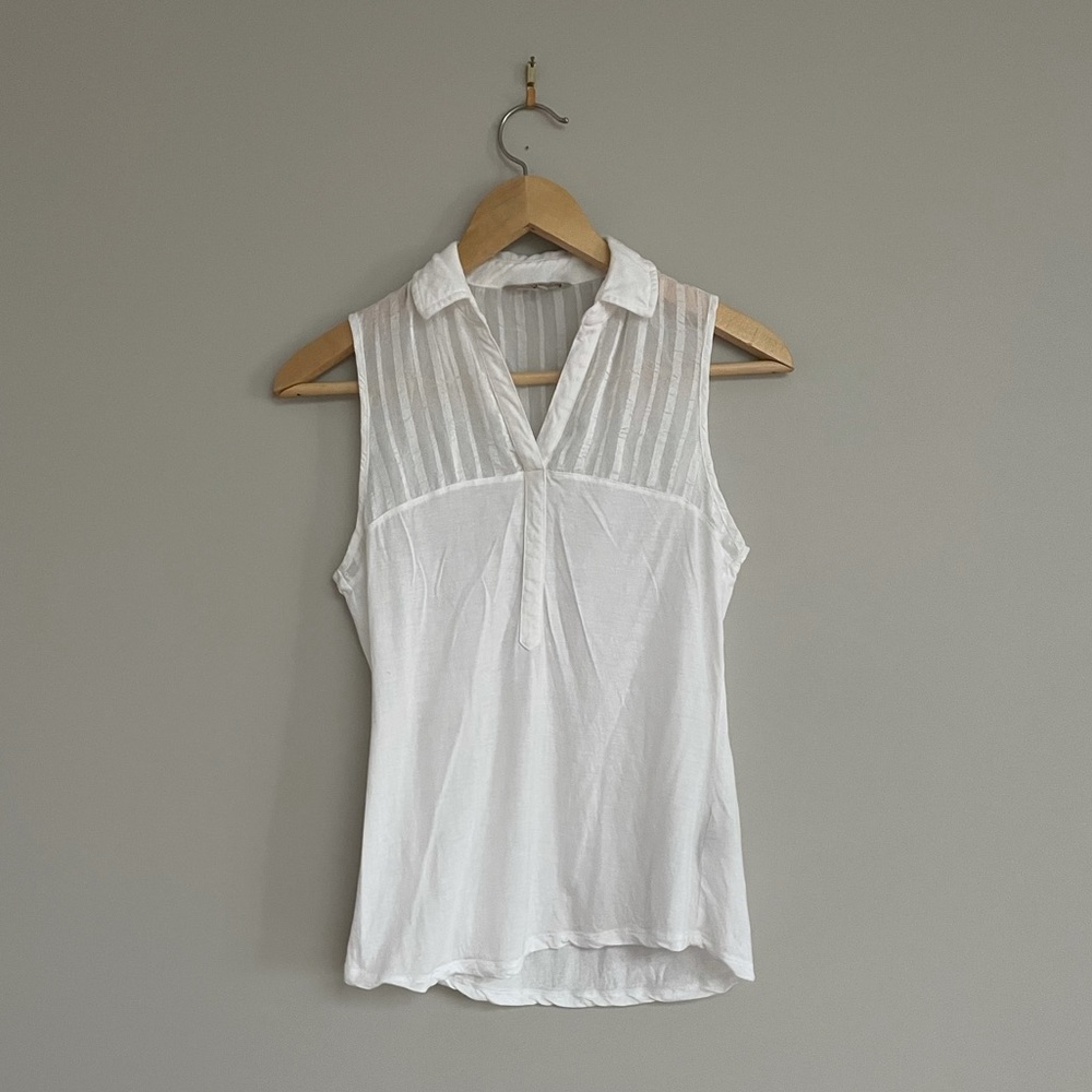 White Sleevless Collared Top